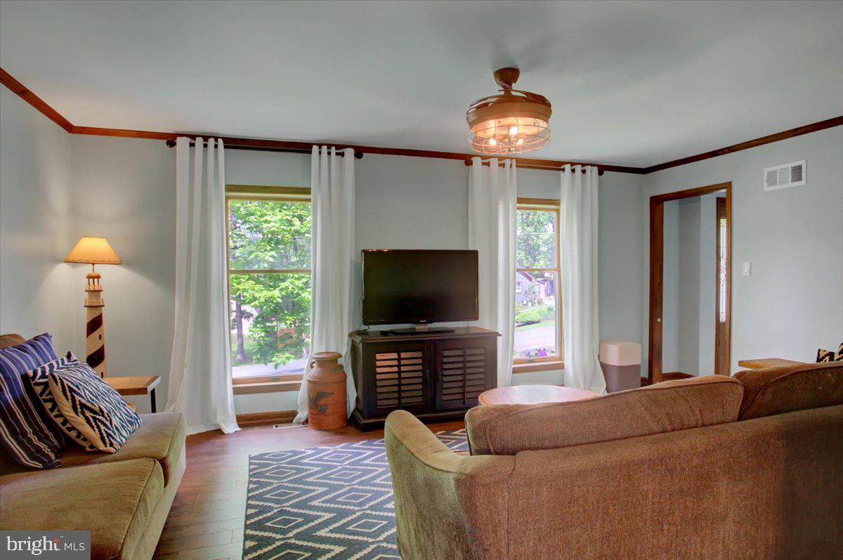 Fairfield, Pennsylvania, 17320, United States, 5 Bedrooms Bedrooms, ,4 BathroomsBathrooms,Residential,For Sale,1804551