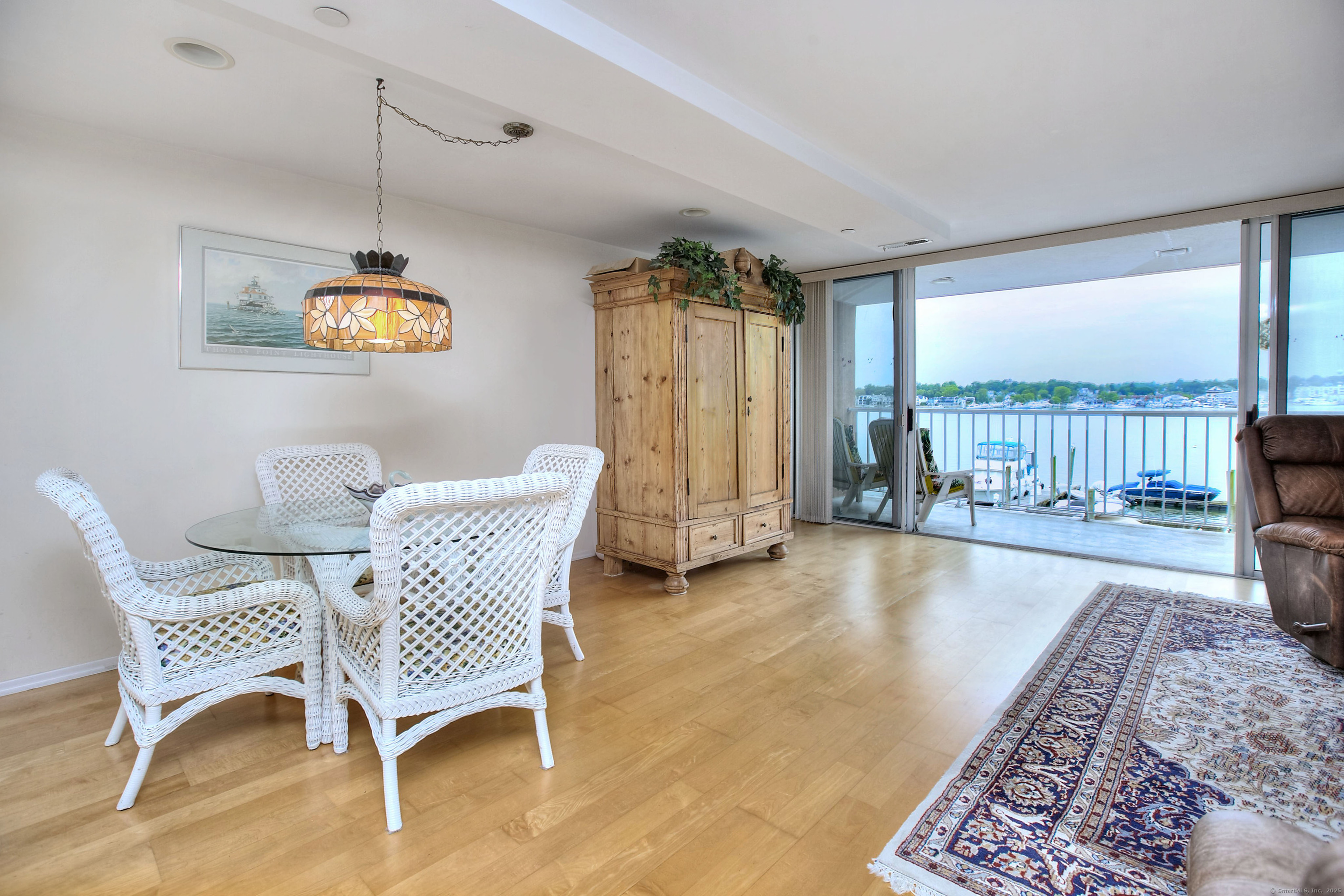 Norwalk, Connecticut, 06855, United States, 2 Bedrooms Bedrooms, ,2 BathroomsBathrooms,Residential,For Sale,1838207