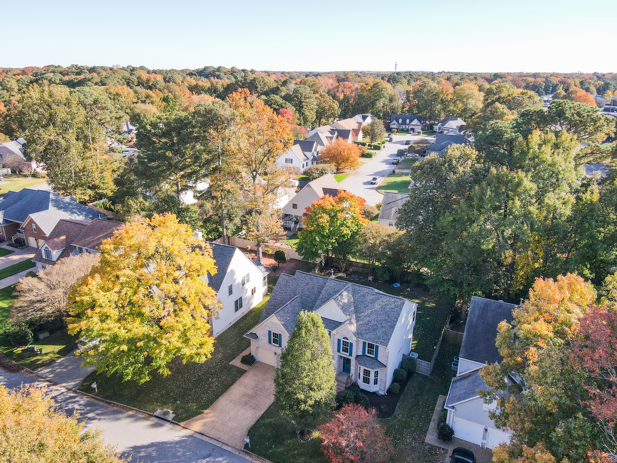 Yorktown, Virginia, 23693, United States, 6 Bedrooms Bedrooms, ,3 BathroomsBathrooms,Residential,For Sale,1988039