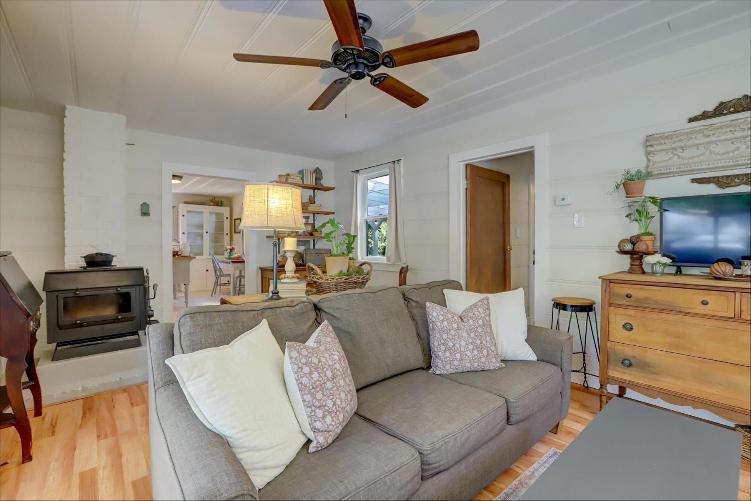 Nevada City, California, 95959, United States, 2 Bedrooms Bedrooms, ,1 BathroomBathrooms,Residential,For Sale,1982930