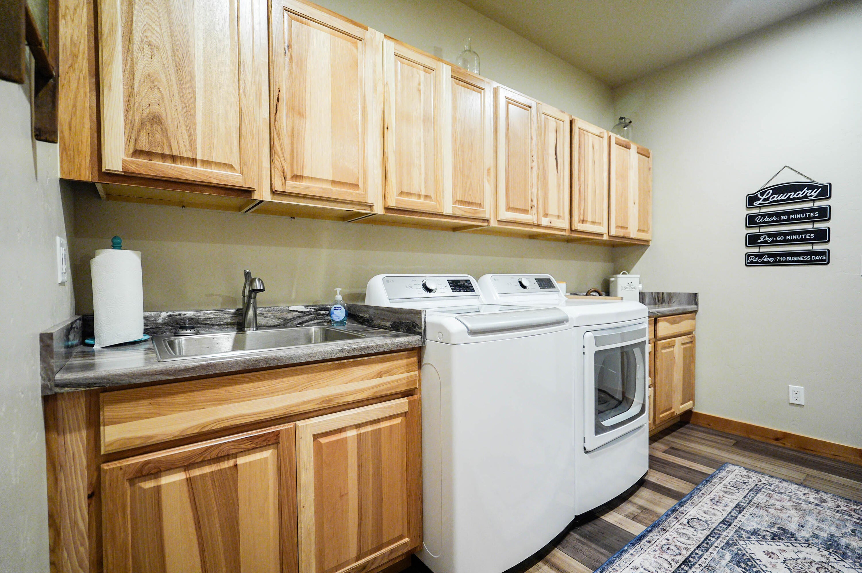 Klamath Falls, Oregon, 97601, United States, 3 Bedrooms Bedrooms, ,4 BathroomsBathrooms,Residential,For Sale,1940970