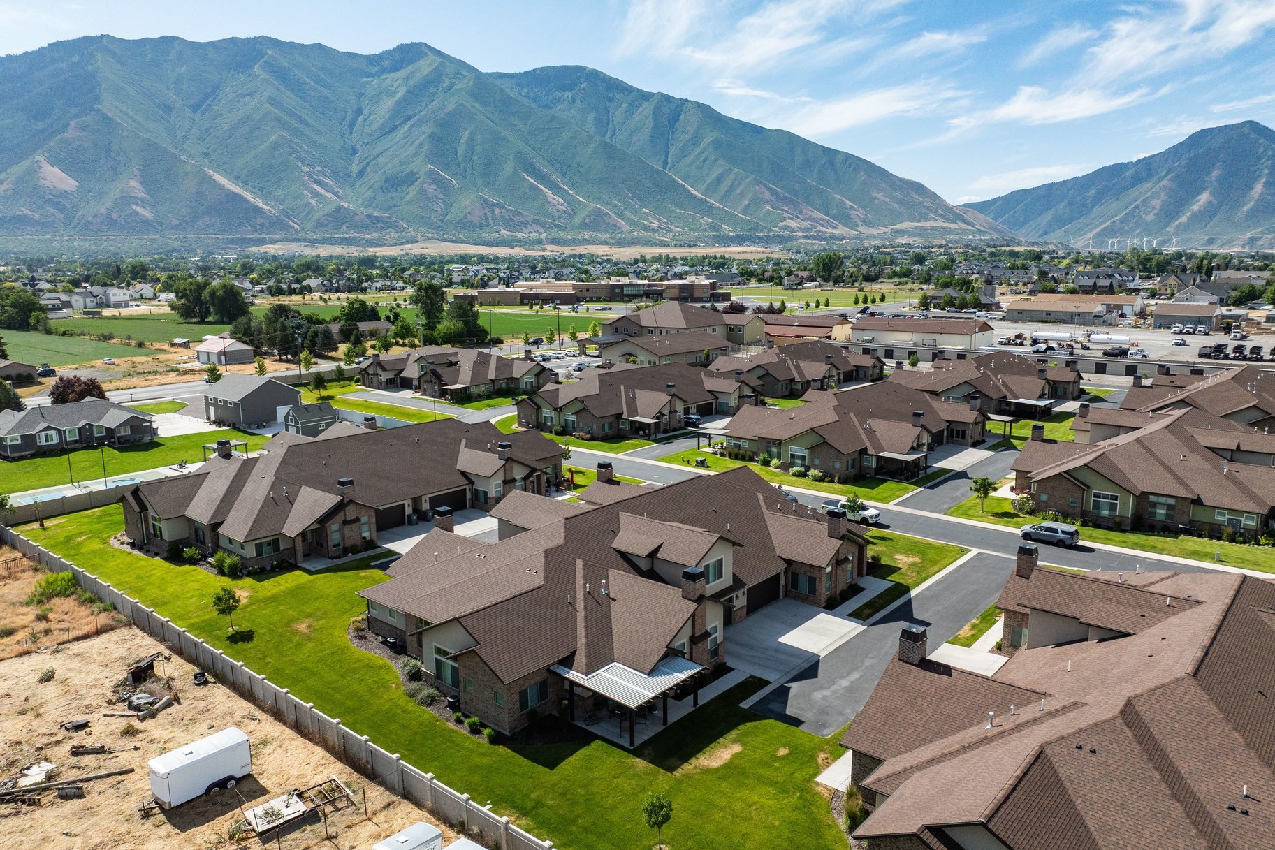  Fantastic 4 Bedroom Home in 55+ Community in Mapleton - 物件實景