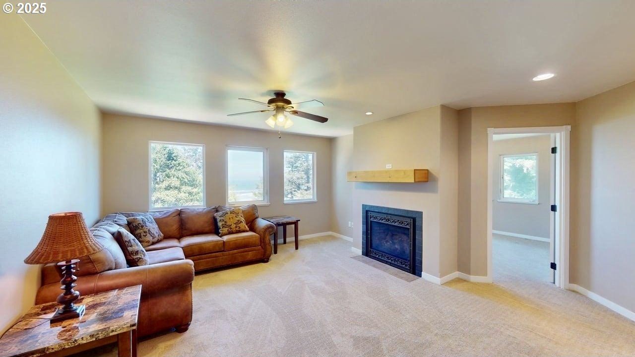 Gold Beach, Oregon, 97444, United States, 6 Bedrooms Bedrooms, ,4 BathroomsBathrooms,Residential,For Sale,1982299