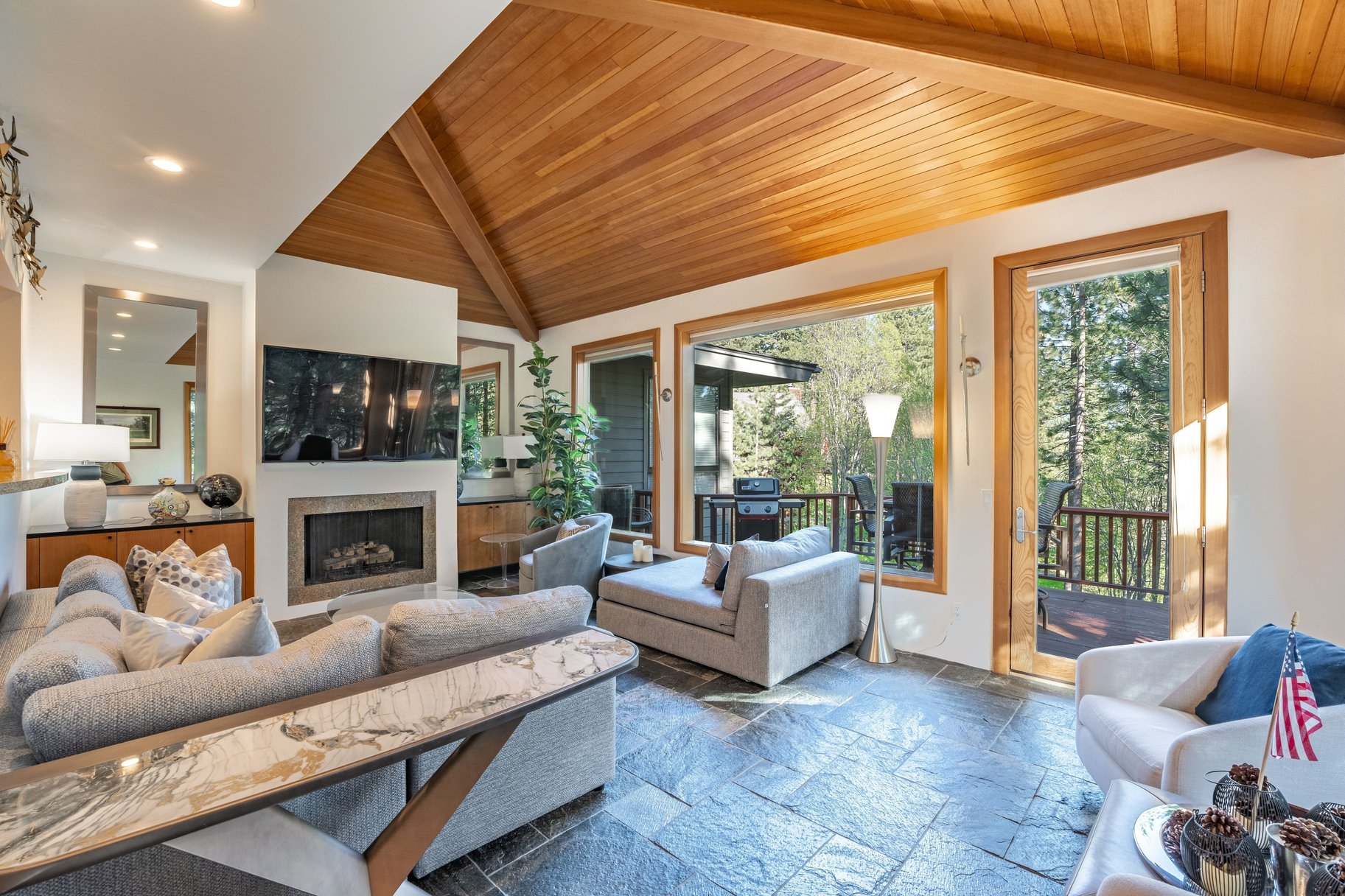  Your Lake Tahoe Escape Awaits — Steps from the Greens - 物件實景