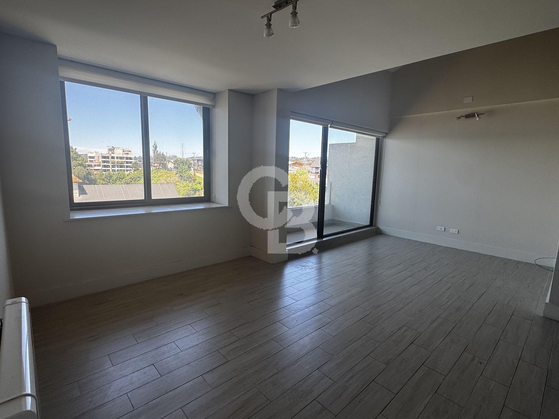 Puerto Varas, Chile, 2 Bedrooms Bedrooms, ,3 BathroomsBathrooms,Residential,For Sale,1984991