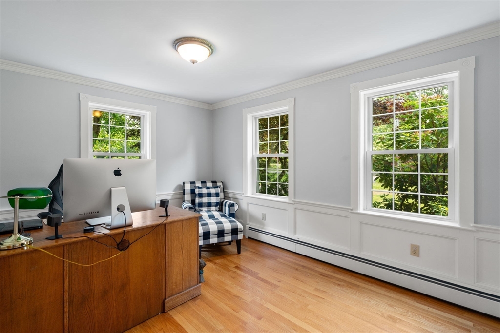 Paxton, Massachusetts, 01612, United States, 4 Bedrooms Bedrooms, ,4 BathroomsBathrooms,Residential,For Sale,1940308