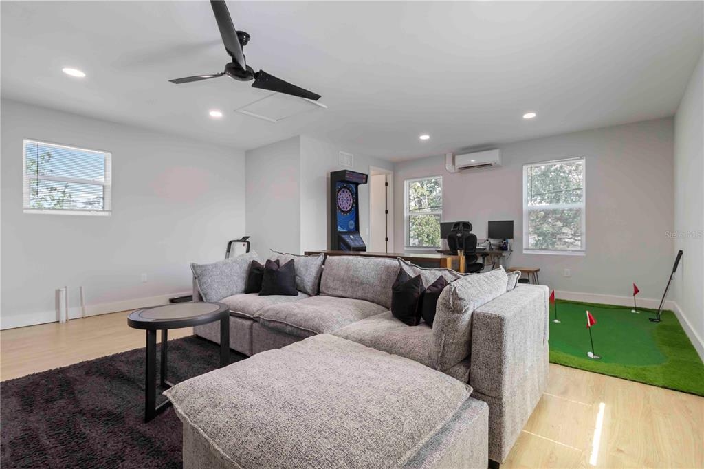 St Petersburg, Florida, 33713, United States, 3 Bedrooms Bedrooms, ,3 BathroomsBathrooms,Residential,For Sale,1898616