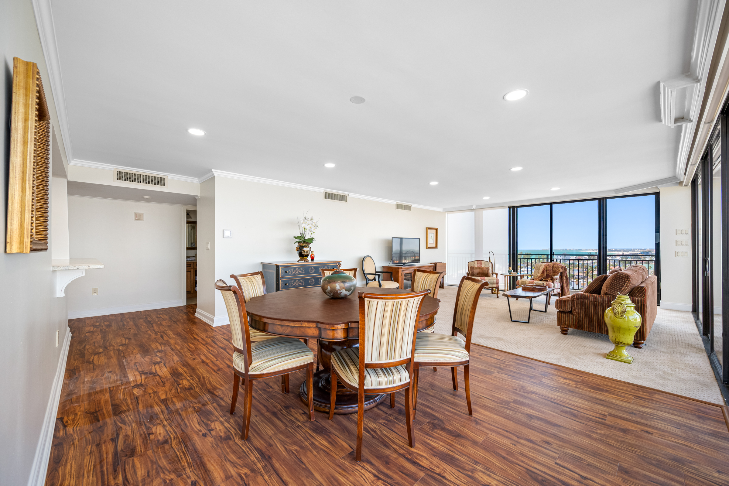 Treasure Island, Florida, 33706, United States, 2 Bedrooms Bedrooms, ,2 BathroomsBathrooms,Residential,For Sale,1998023