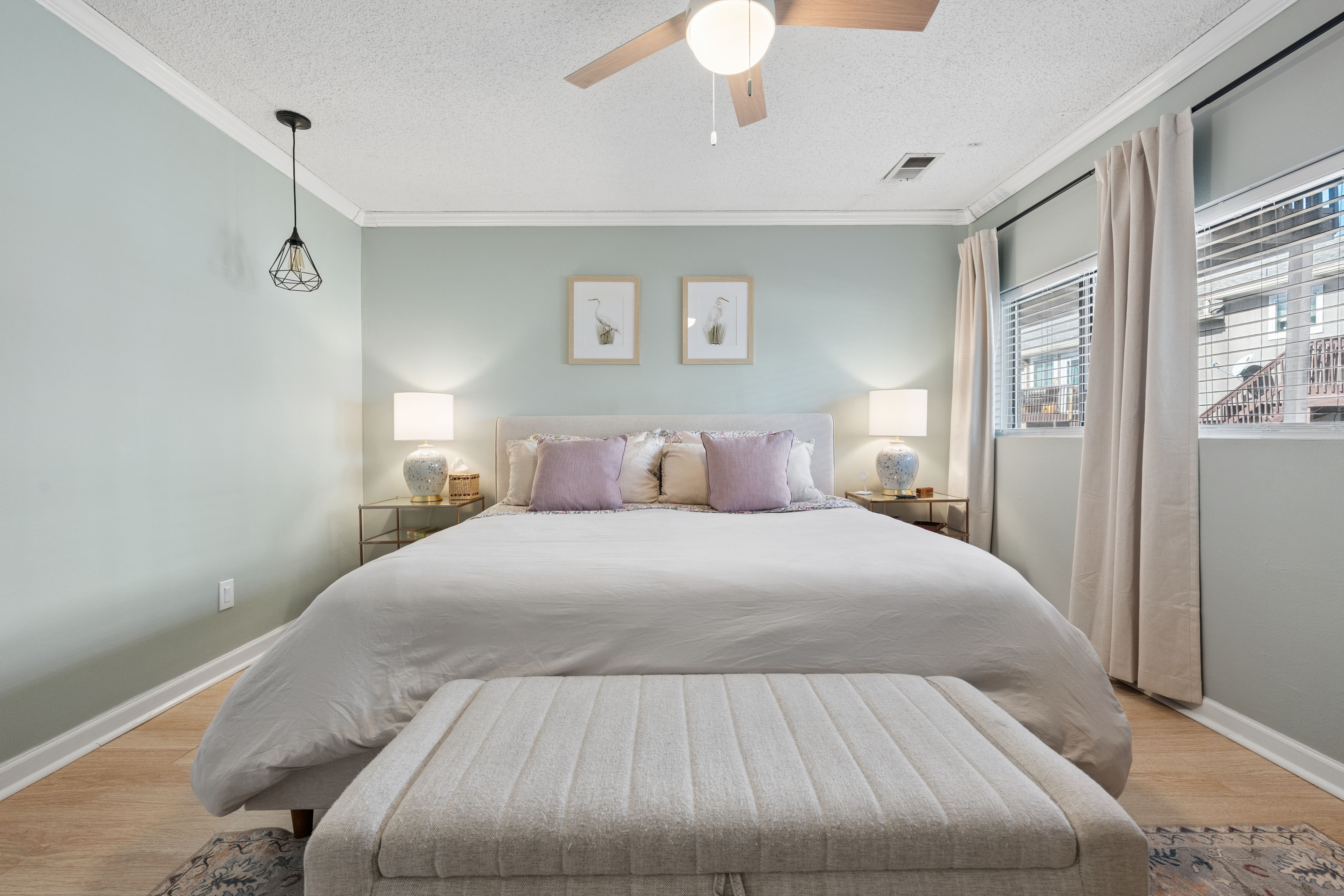  Updated Townhome Featuring a Bright & Open Main Level - 物件實景
