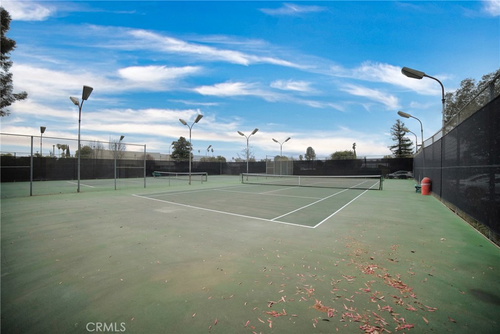 Canoga Park, California, 91303, United States, 2 Bedrooms Bedrooms, ,1 BathroomBathrooms,Residential,For Sale,1934510