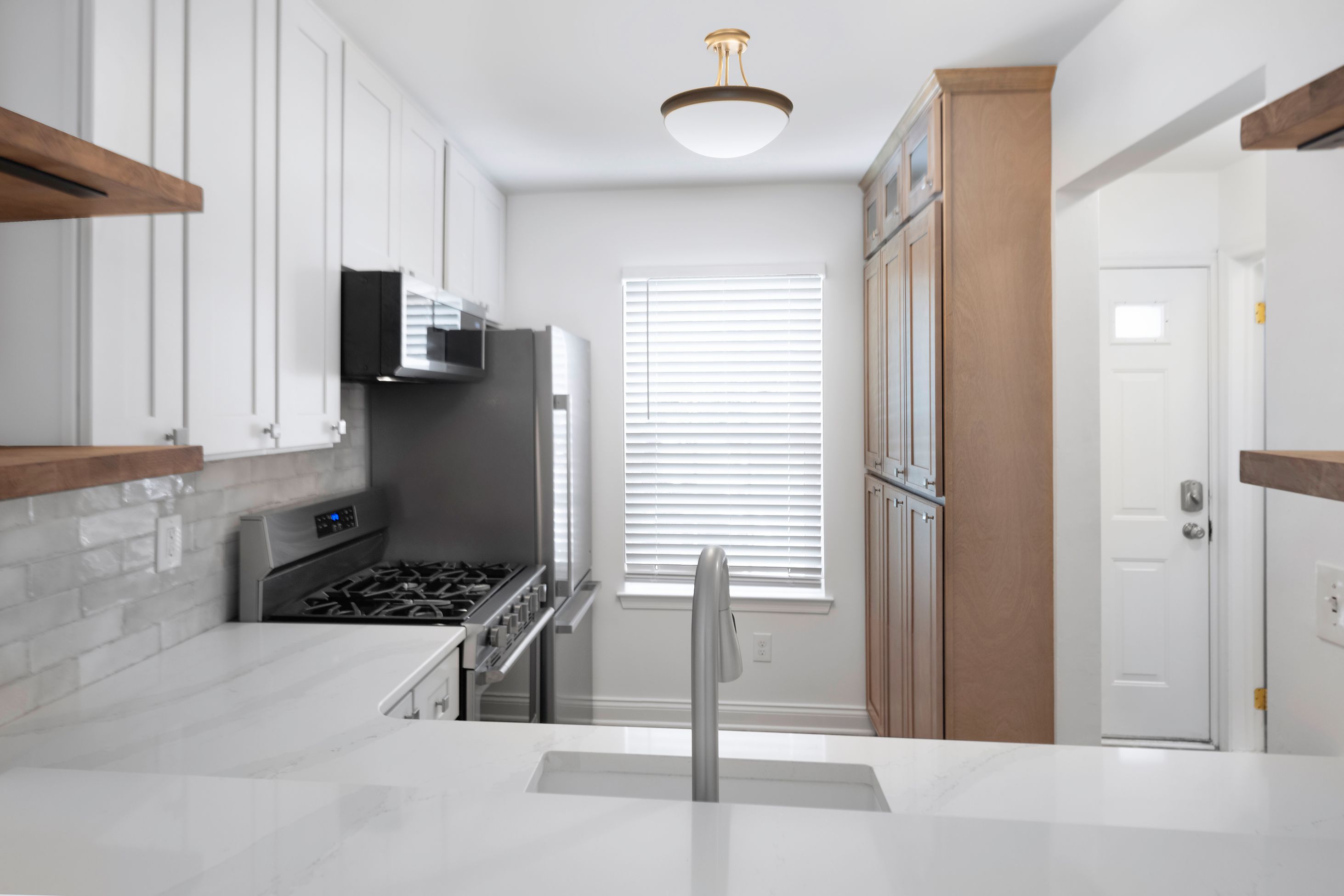  Freshly Renovated and Move-In Ready - 物件實景