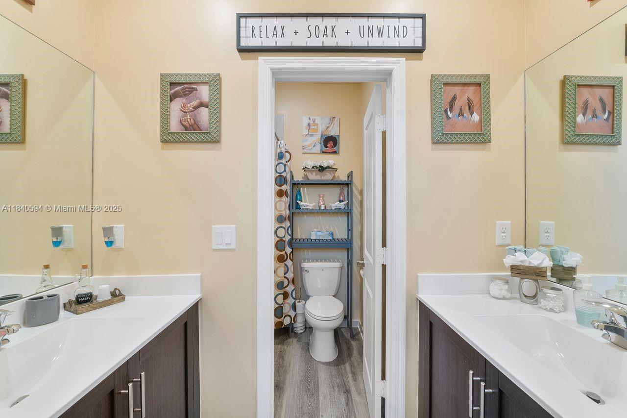 Homestead, Florida, 33032, United States, 5 Bedrooms Bedrooms, ,4 BathroomsBathrooms,Residential,For Sale,1896086