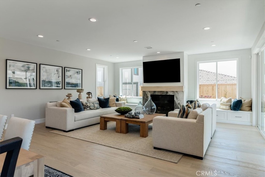 San Luis Obispo, California, 93401, United States, 5 Bedrooms Bedrooms, ,6 BathroomsBathrooms,Residential,For Sale,2001522