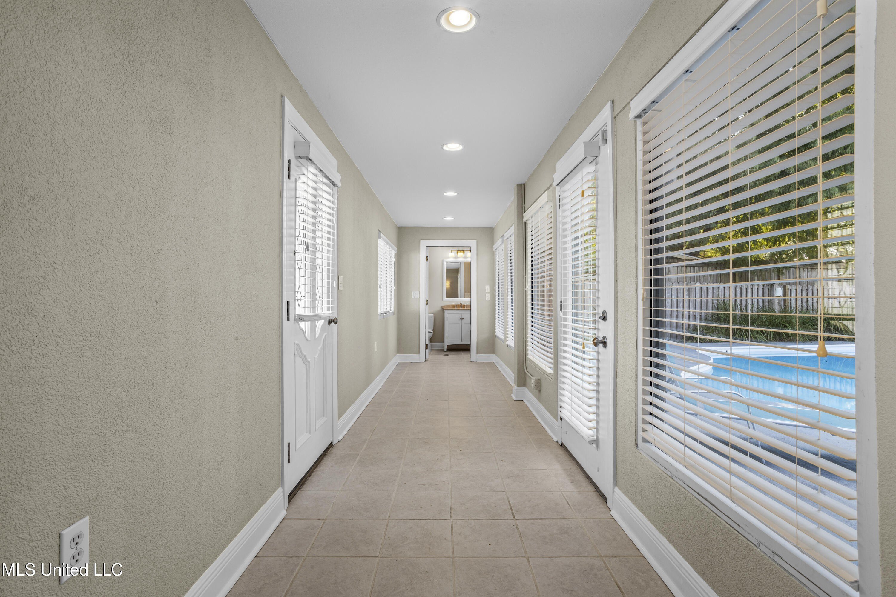 Gulfport, Mississippi, 39507, United States, 4 Bedrooms Bedrooms, ,4 BathroomsBathrooms,Residential,For Sale,1974539