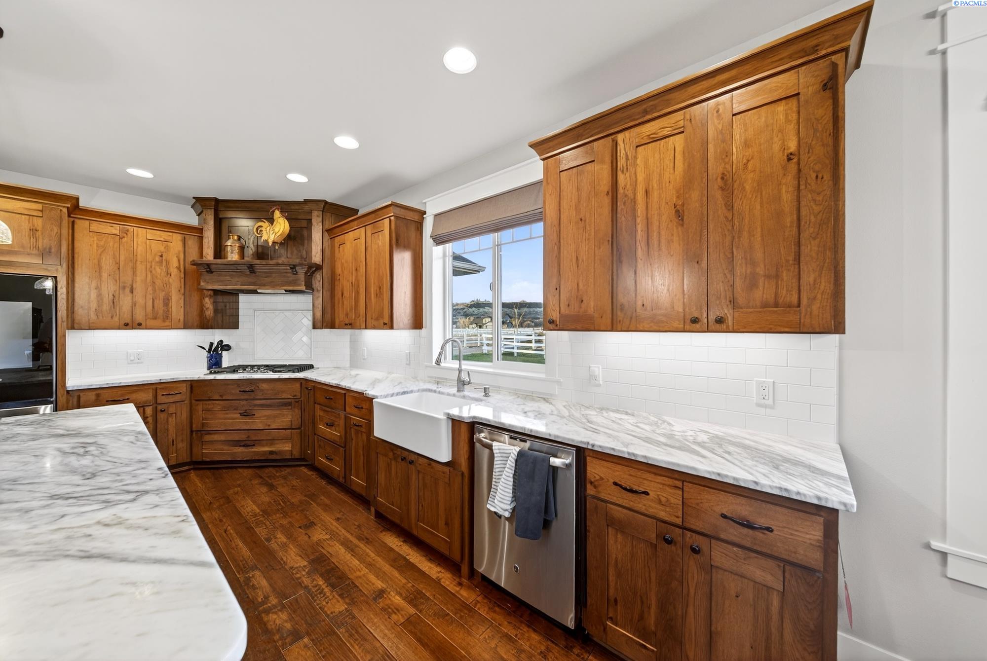 Prosser, Washington, 99350, United States, 3 Bedrooms Bedrooms, ,1 BathroomBathrooms,Residential,For Sale,1998379