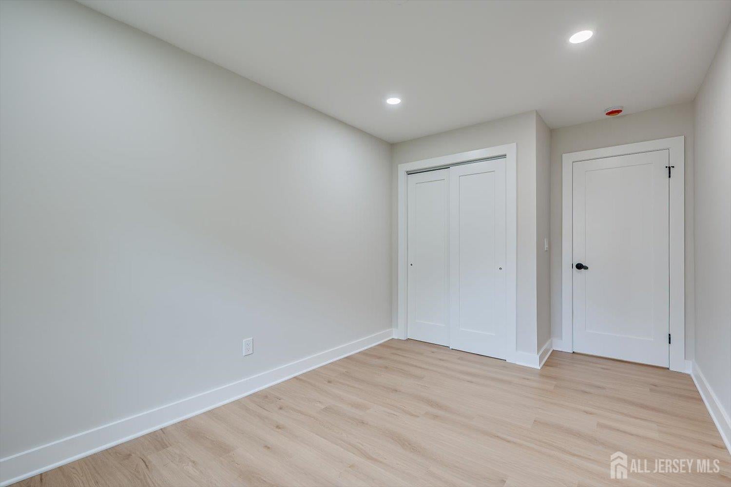 Piscataway, New Jersey, 08854, United States, 5 Bedrooms Bedrooms, ,3 BathroomsBathrooms,Residential,For Sale,2048679
