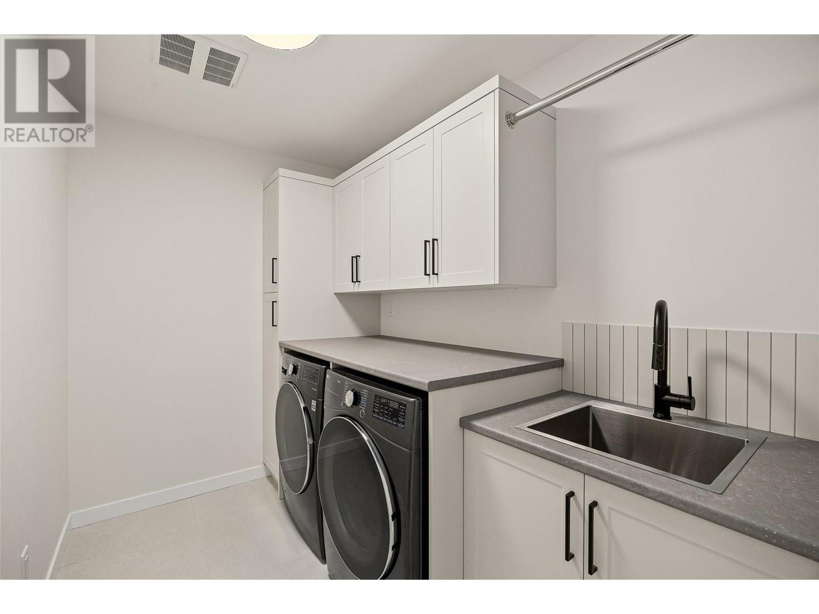 KELOWNA, British Columbia, V1V 0C9, CA, 5 Bedrooms Bedrooms, ,4 BathroomsBathrooms,Residential,For Sale,1875451