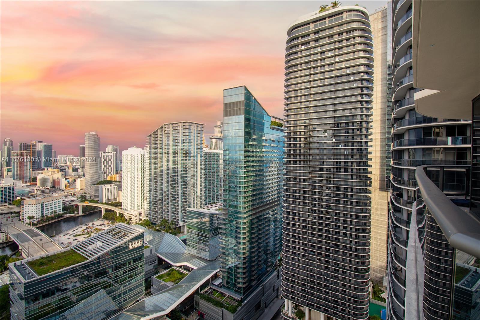 55 SW 9th St Unit 3810, Miami, Florida, 33130, United States, 1 Bedroom Bedrooms, ,2 BathroomsBathrooms,Residential,For Sale,55 SW 9th St Unit 3810,1642010