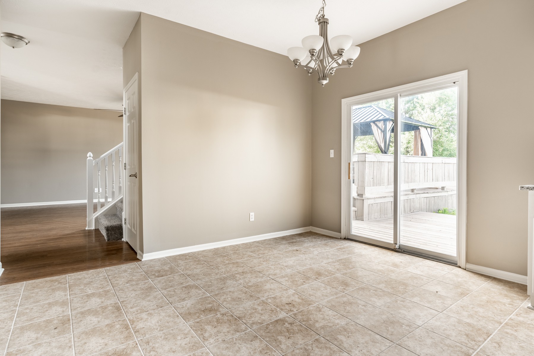  Beautifully Remodeled Geist-Area 4 Bedroom Home - 物件實景