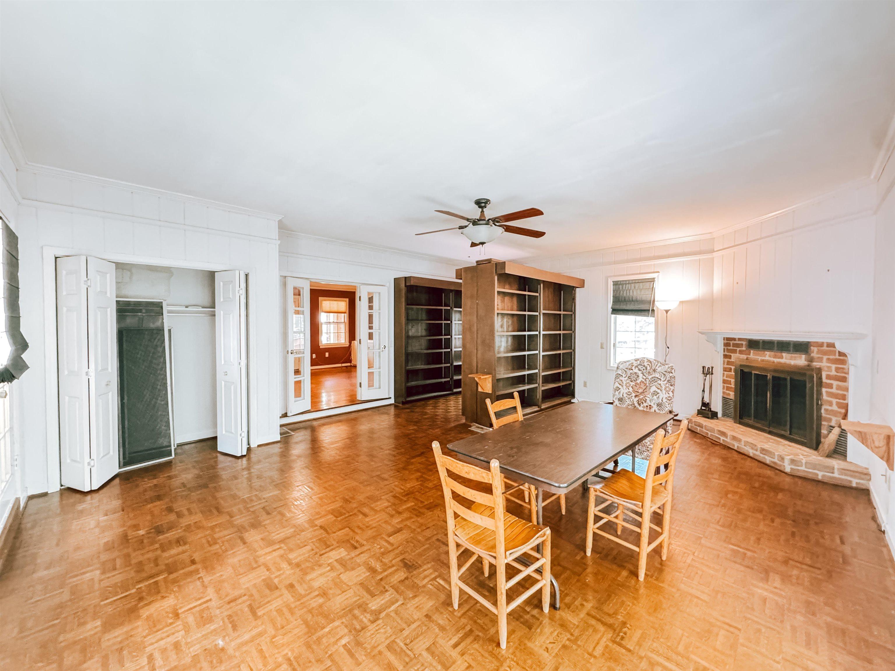 Blacksburg, Virginia, 24060, United States, 5 Bedrooms Bedrooms, ,4 BathroomsBathrooms,Residential,For Sale,1900979