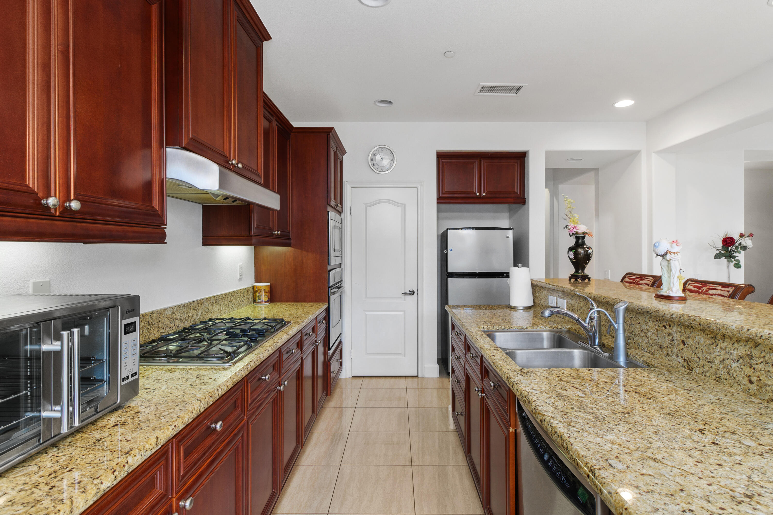 Palm Desert, California, 92260, United States, 2 Bedrooms Bedrooms, ,3 BathroomsBathrooms,Residential,For Sale,1744542