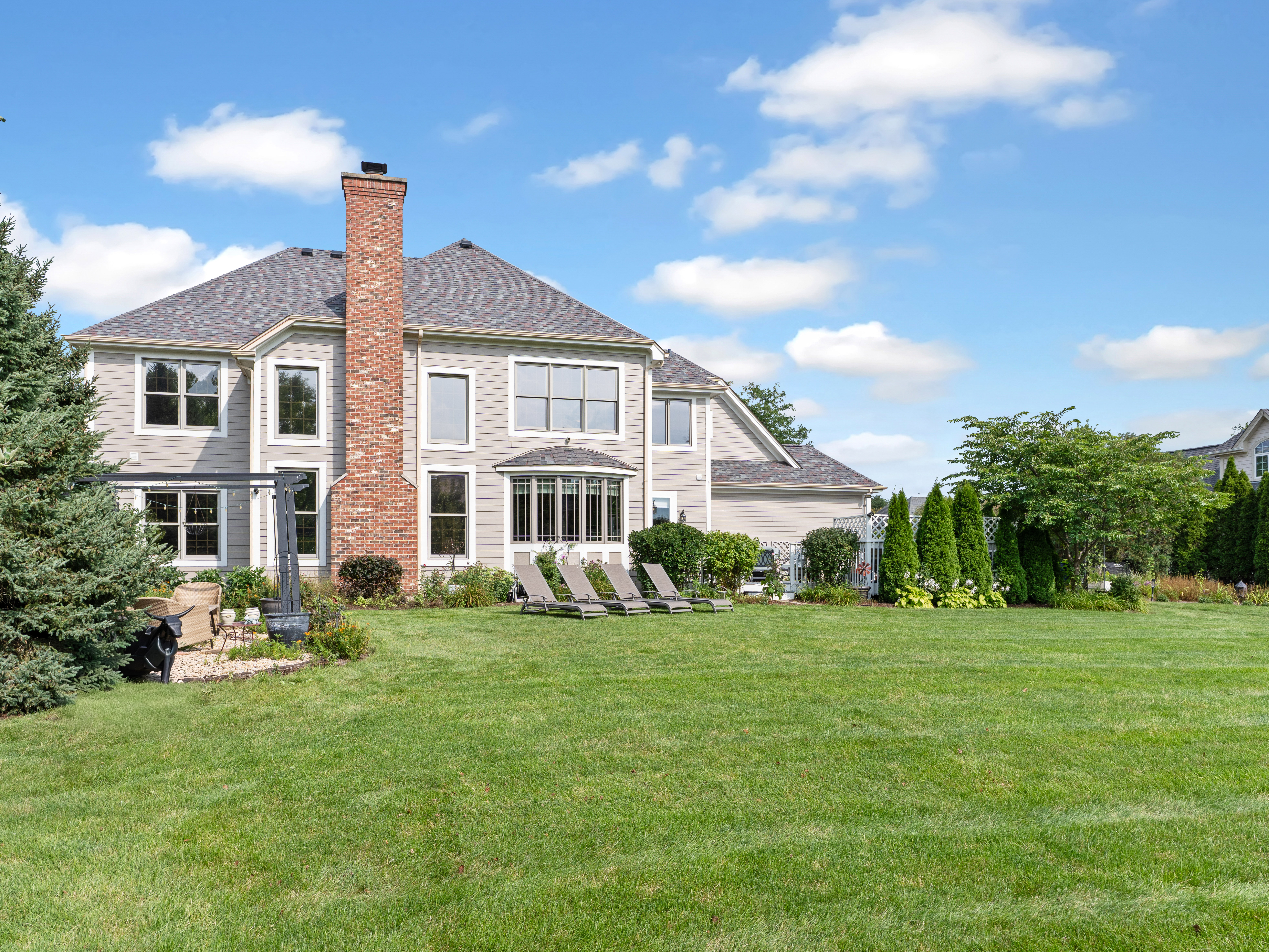  Welcome To An Exceptional Custom Home - 物件實景