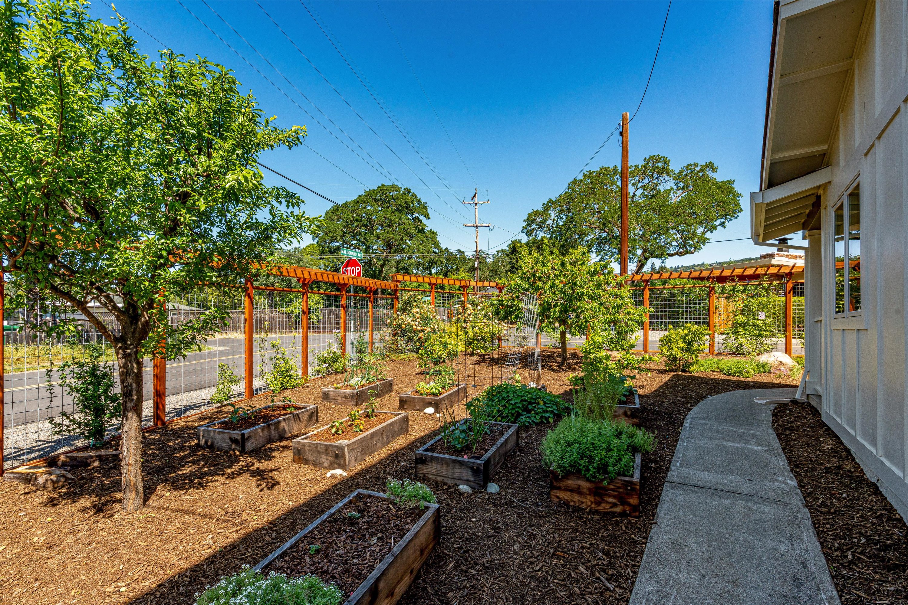  18428 4th  Avenue - 物件實景