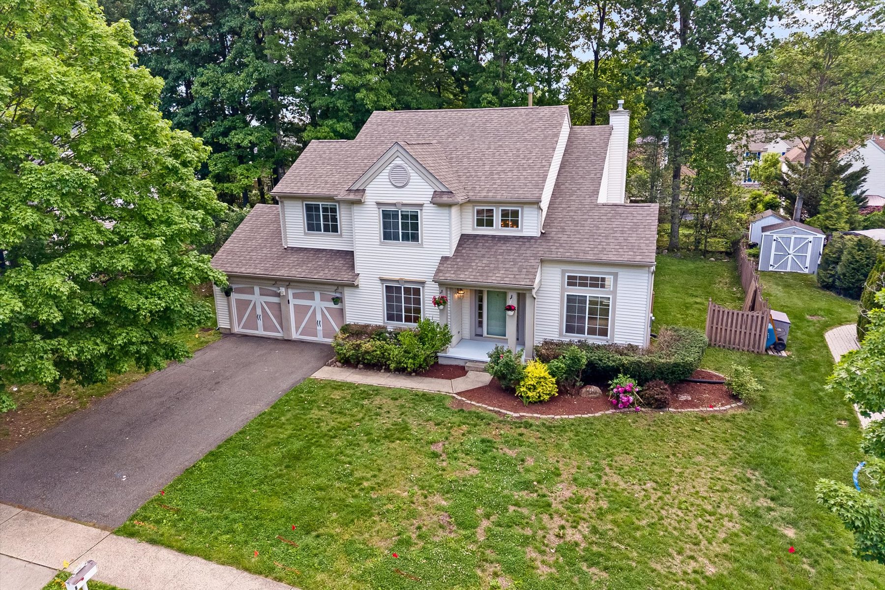  ?Country Oaks? Colonial Home Provides Comfort and Space in a Great Location - 物件實景