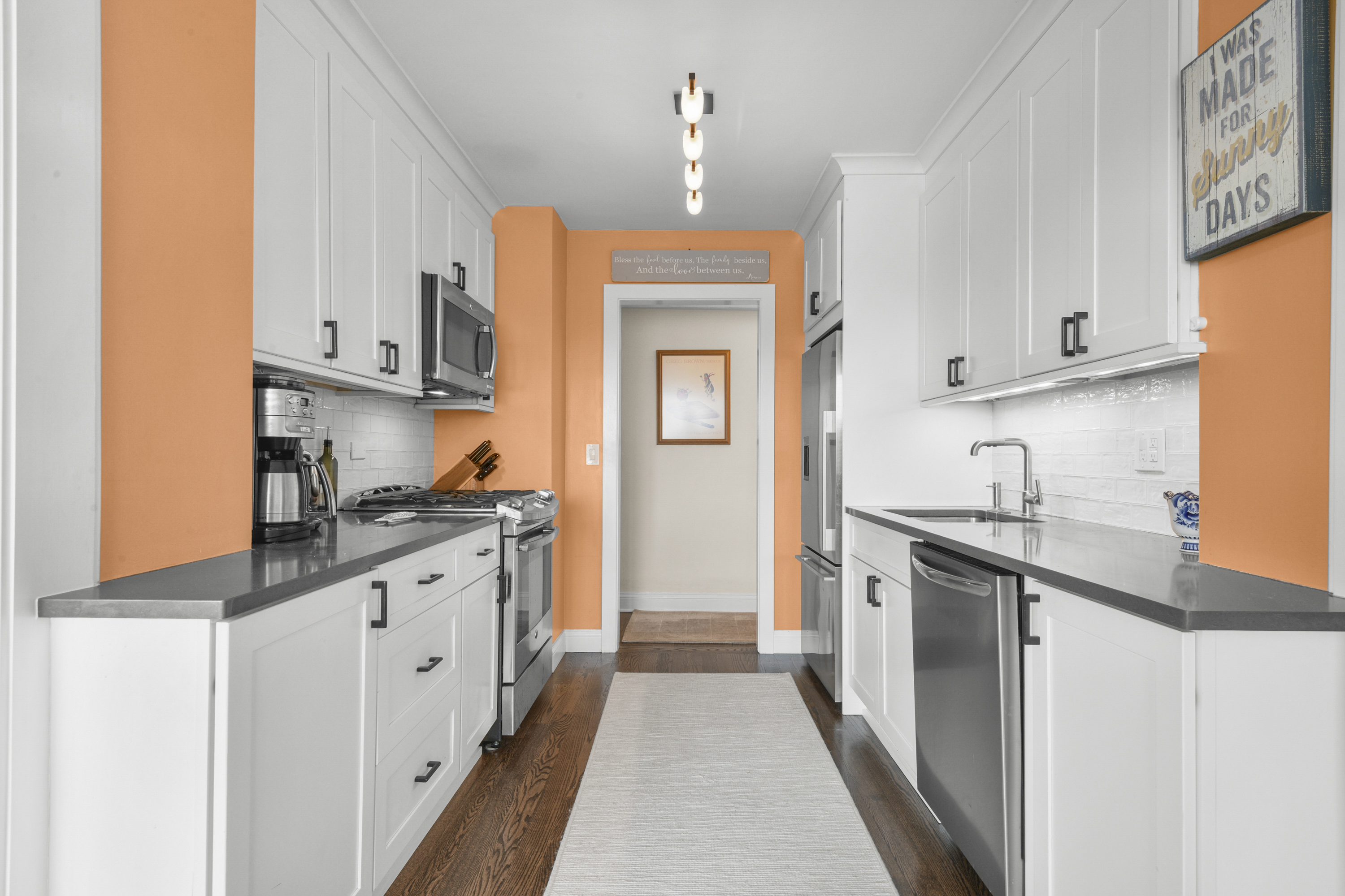  Oversized Larchmont Terrace Condo - 物件實景