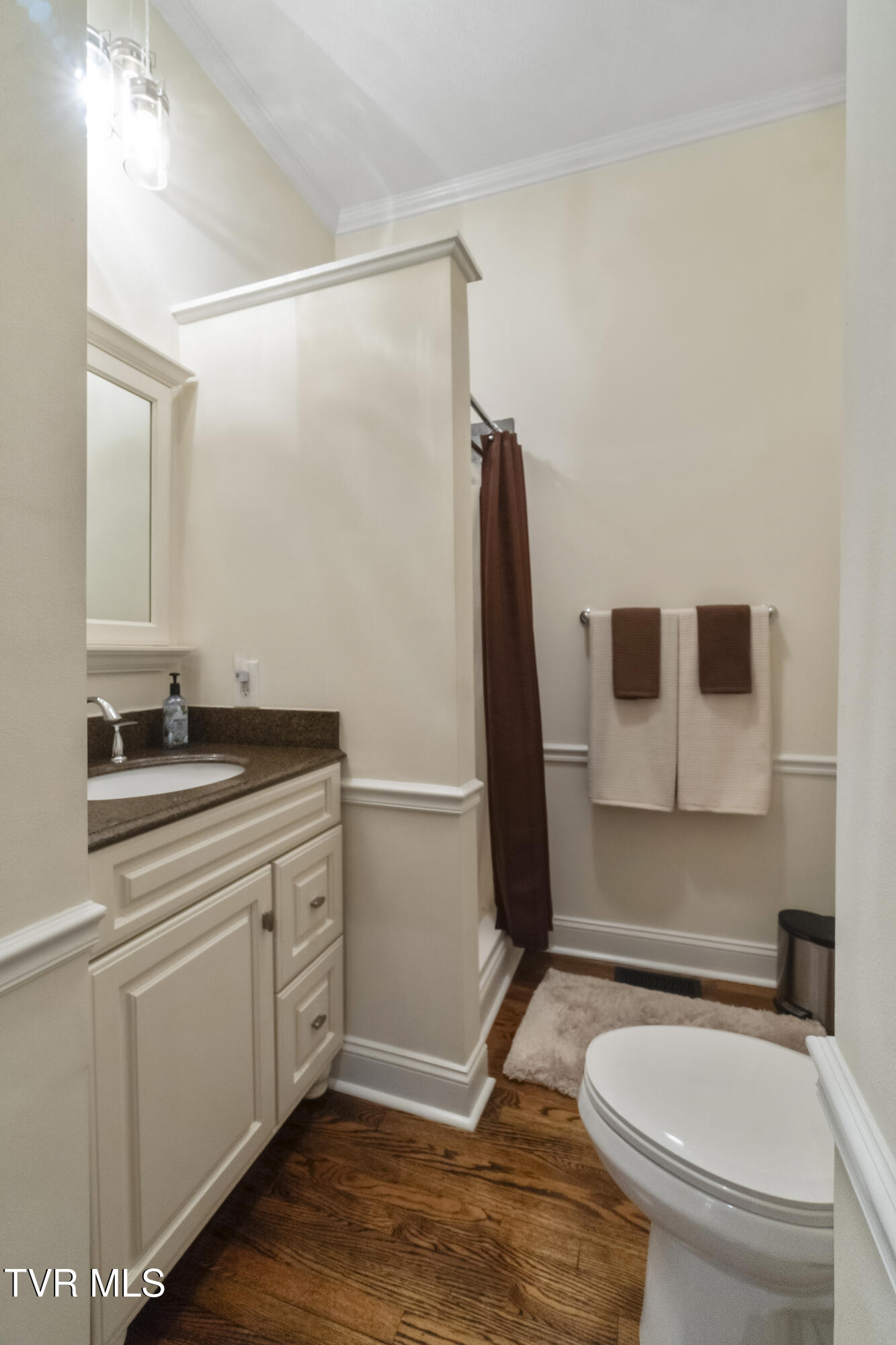 Greeneville, Tennessee, 37745, United States, 4 Bedrooms Bedrooms, ,2 BathroomsBathrooms,Residential,For Sale,1976291