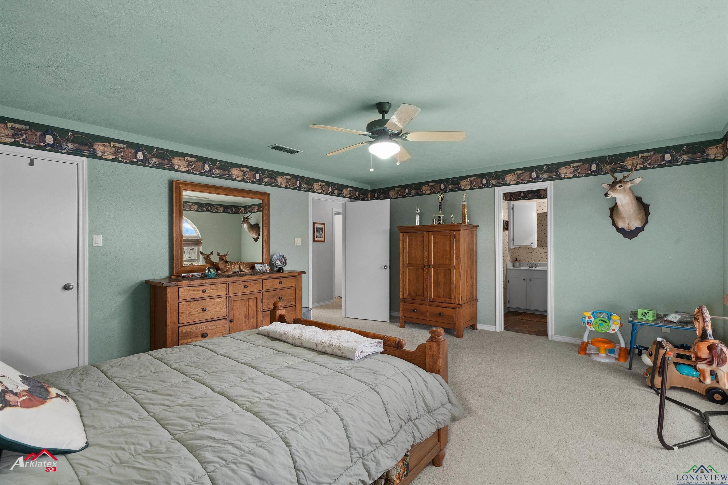 Marshall, Texas, 75672-4947, United States, 3 Bedrooms Bedrooms, ,4 BathroomsBathrooms,Residential,For Sale,1982293