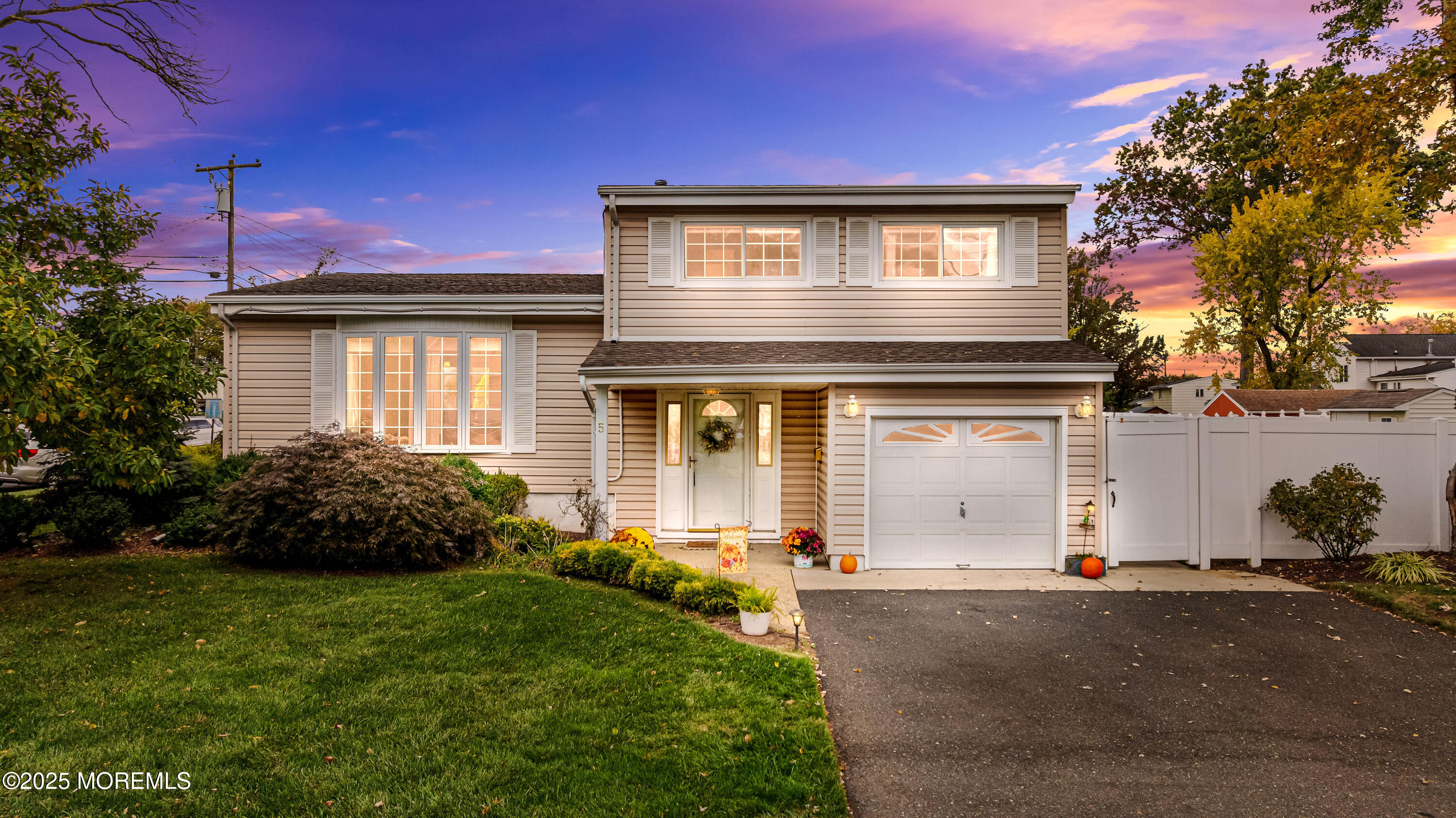 Old Bridge, New Jersey, 08857, United States, 4 Bedrooms Bedrooms, ,2 BathroomsBathrooms,Residential,For Sale,1984027