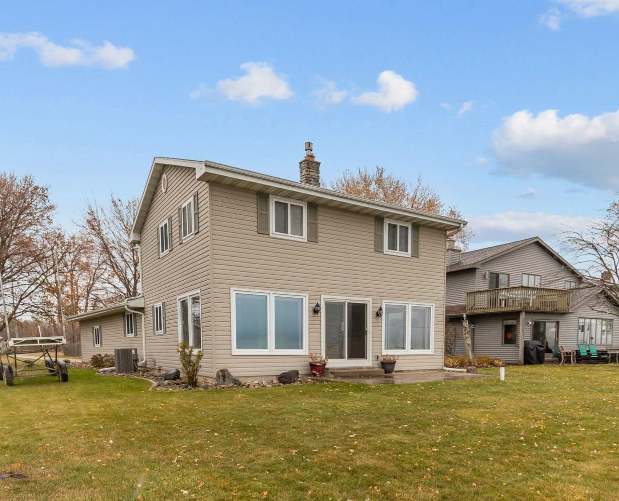 MENASHA, Wisconsin, 54942, United States, 4 Bedrooms Bedrooms, ,2 BathroomsBathrooms,Residential,For Sale,1996983