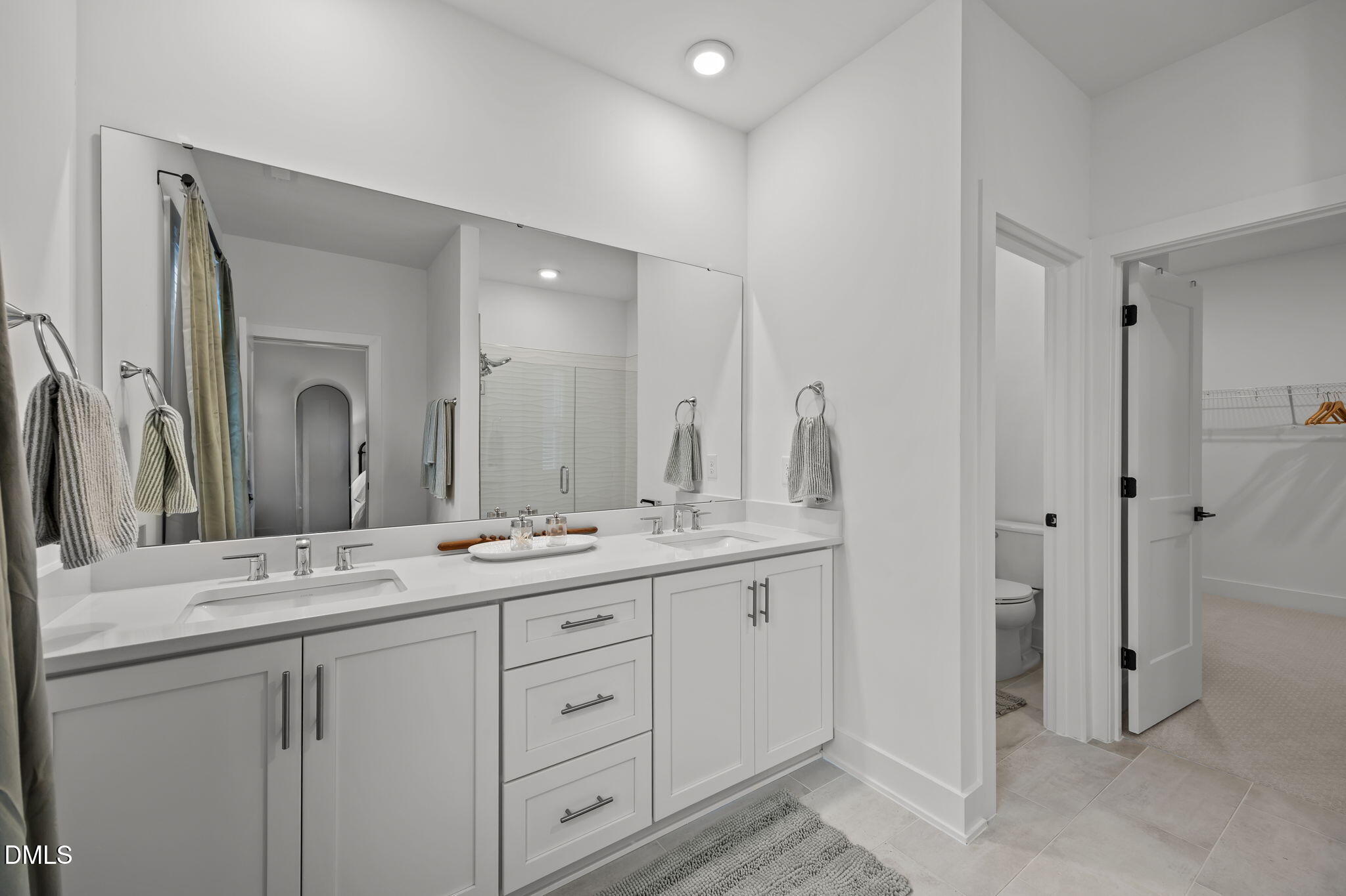 Knightdale, North Carolina, 27545, United States, 4 Bedrooms Bedrooms, ,4 BathroomsBathrooms,Residential,For Sale,1989366