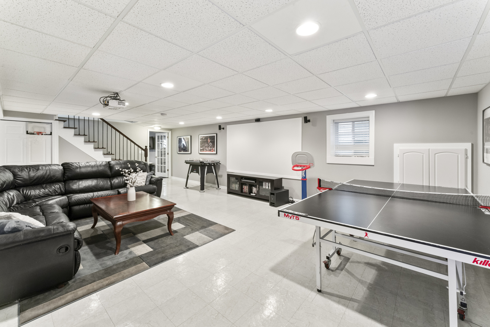 Palatine, Illinois, 60067, United States, 4 Bedrooms Bedrooms, ,4 BathroomsBathrooms,Residential,For Sale,1921870