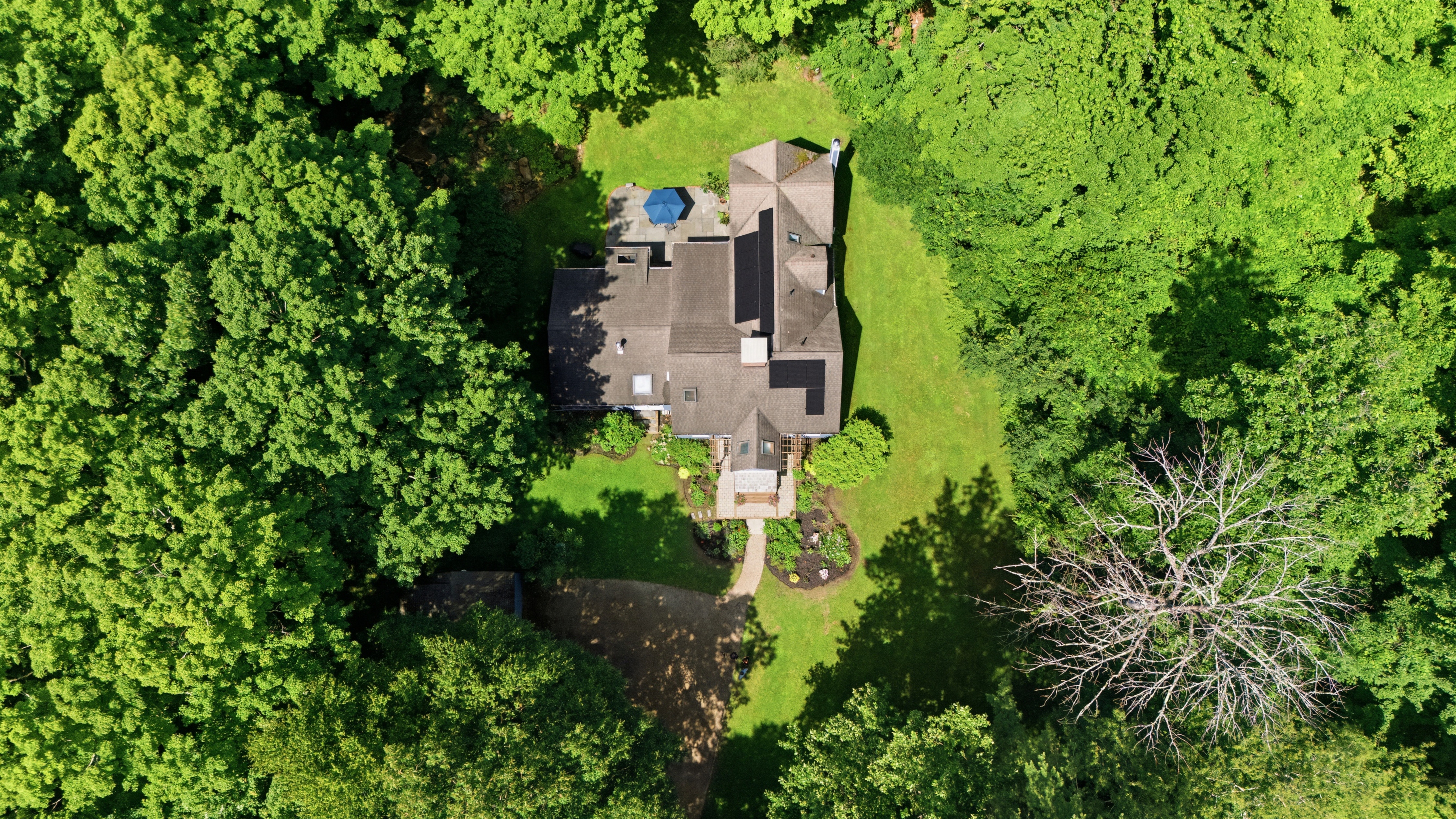  Berkshire Retreat: 4 Private Acres Near Downtown Great Barrington - 物件實景