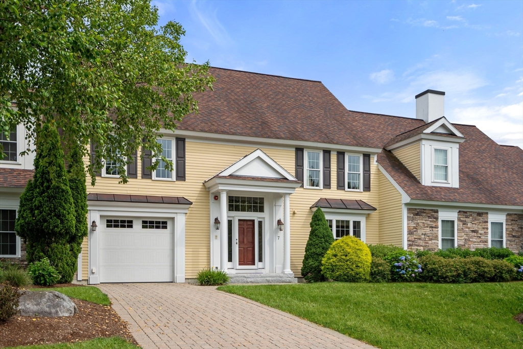 Topsfield, Massachusetts, 01983, United States, 3 Bedrooms Bedrooms, ,4 BathroomsBathrooms,Residential,For Sale,1919472