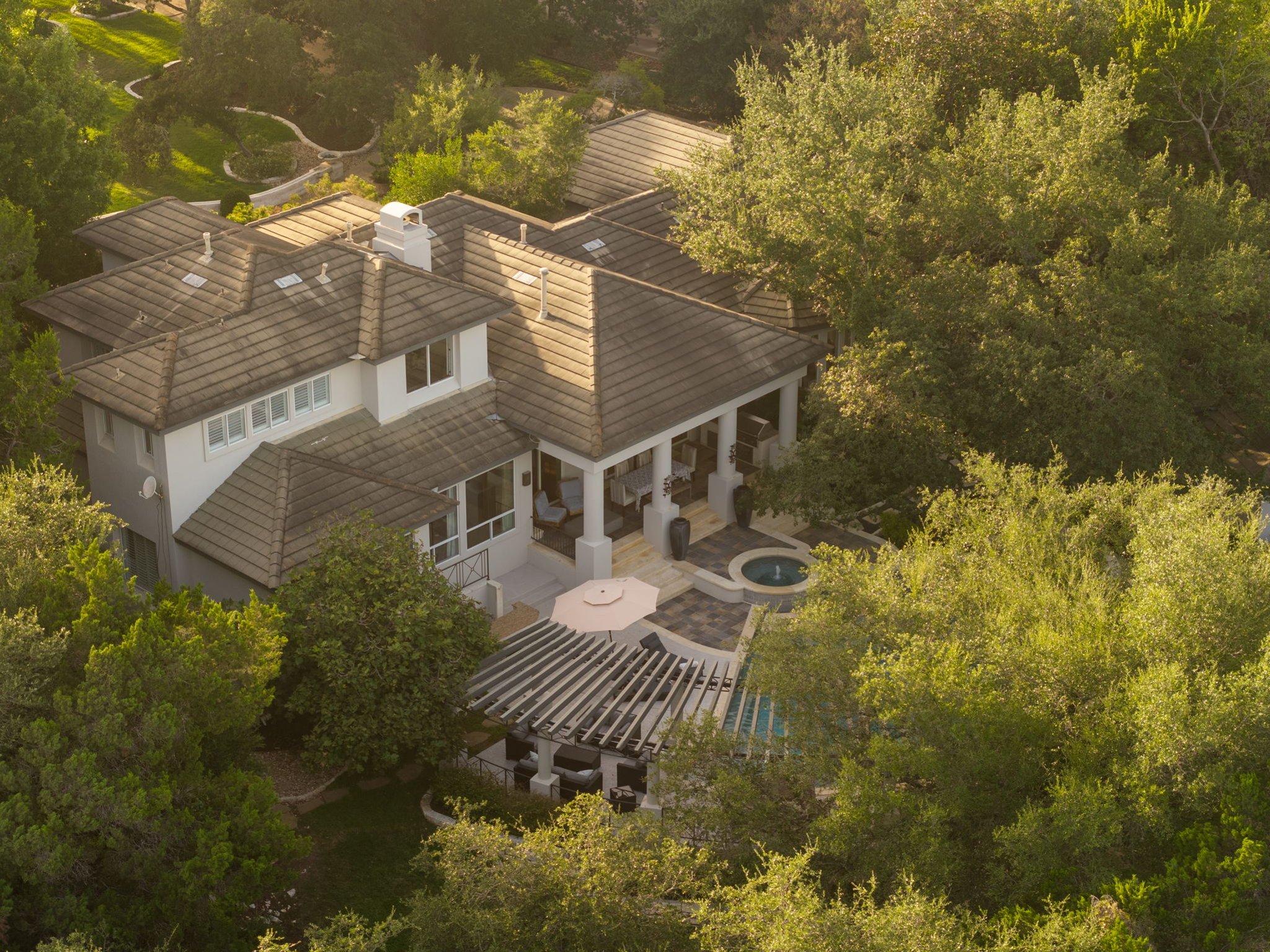  Private 2+ Acre Barton Creek Estate with Hill Country Views, Pool & Guest House - 物件實景