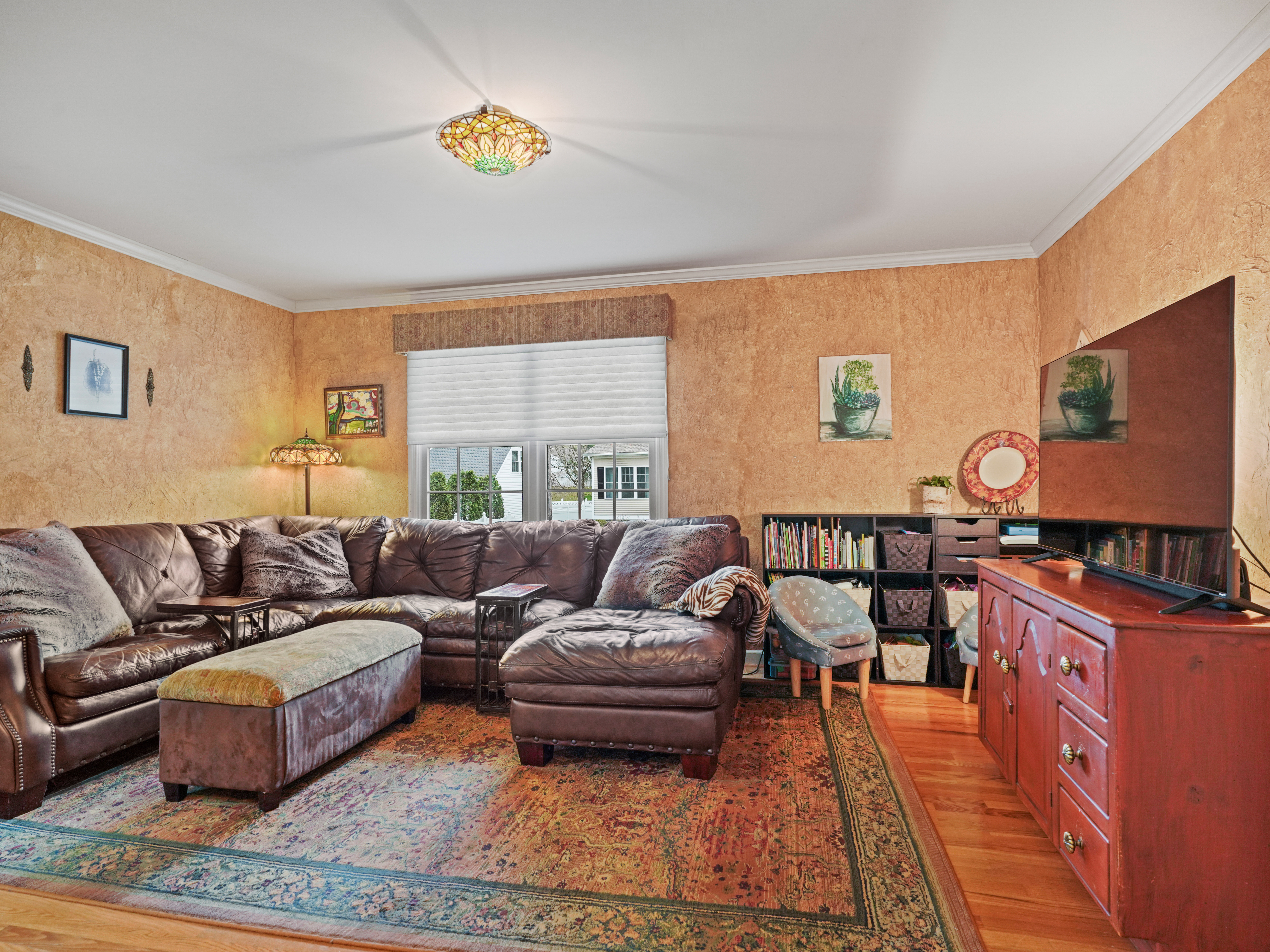 Stunning Custom Colonial - 物件實景