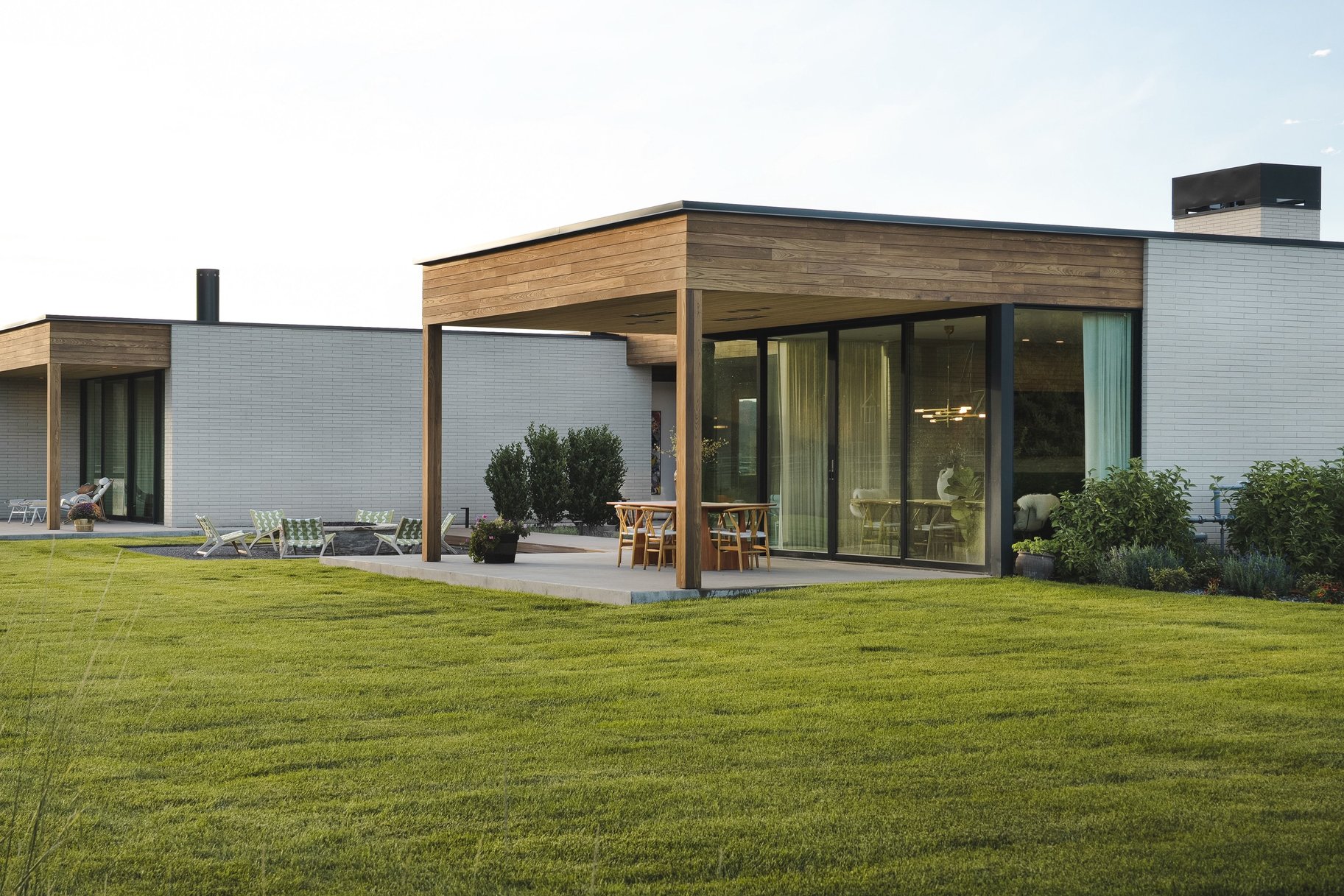  Single-Level Modern at Old Ranch Road Surrounded by Meadow and Mountain Views - 物件實景