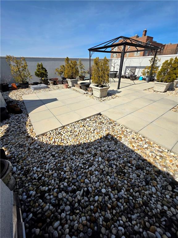 Brooklyn, New York, 11214, United States, 3 Bedrooms Bedrooms, ,2 BathroomsBathrooms,Residential,For Sale,1885632