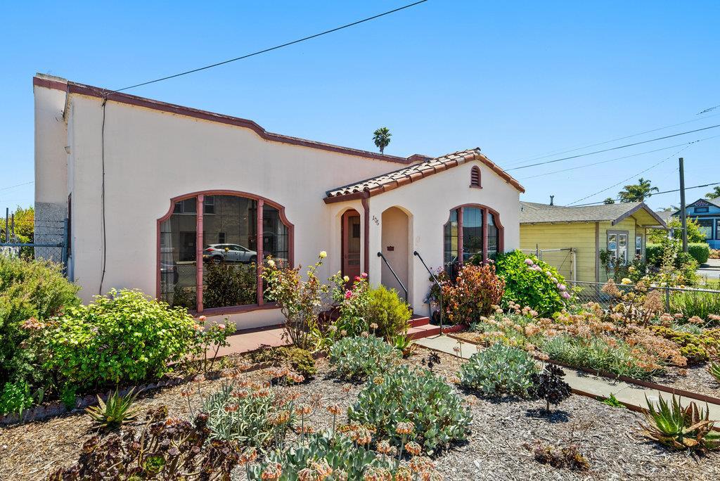 Watsonville, California, 95076, United States, 3 Bedrooms Bedrooms, ,1 BathroomBathrooms,Residential,For Sale,1889812