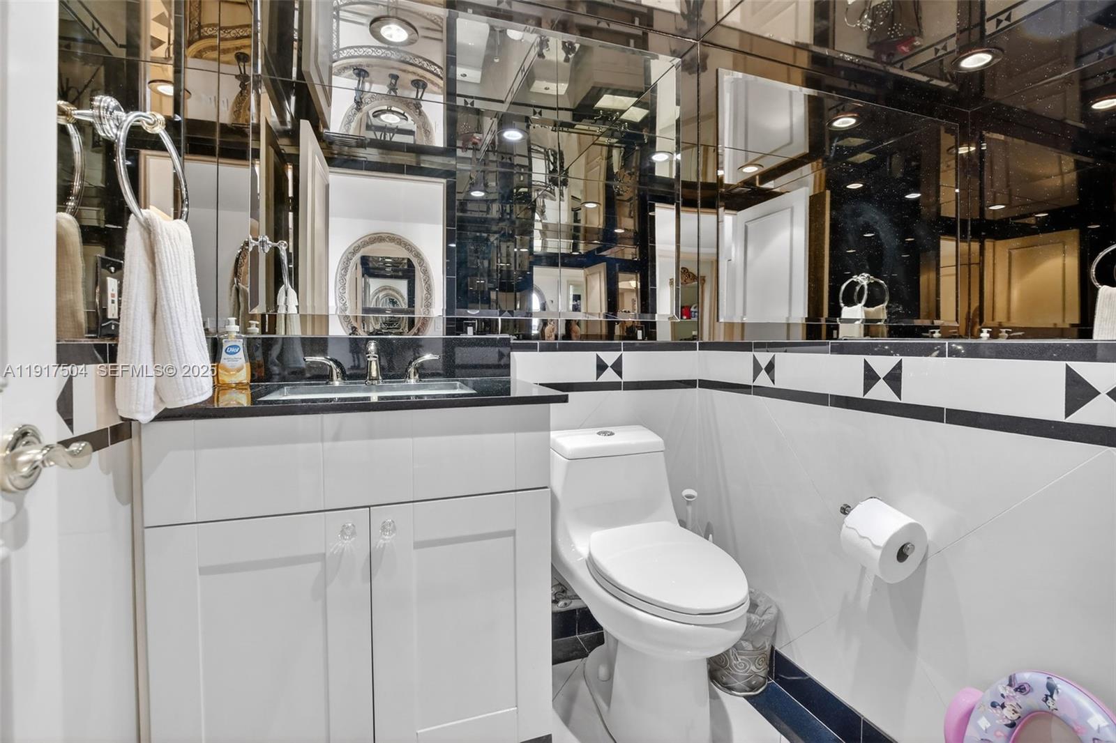 Aventura, Florida, 33160, United States, 3 Bedrooms Bedrooms, ,3 BathroomsBathrooms,Residential,For Sale,1997076