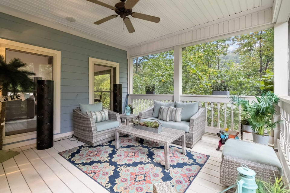 Burnside, Kentucky, 42519, United States, 5 Bedrooms Bedrooms, ,4 BathroomsBathrooms,Residential,For Sale,1978974