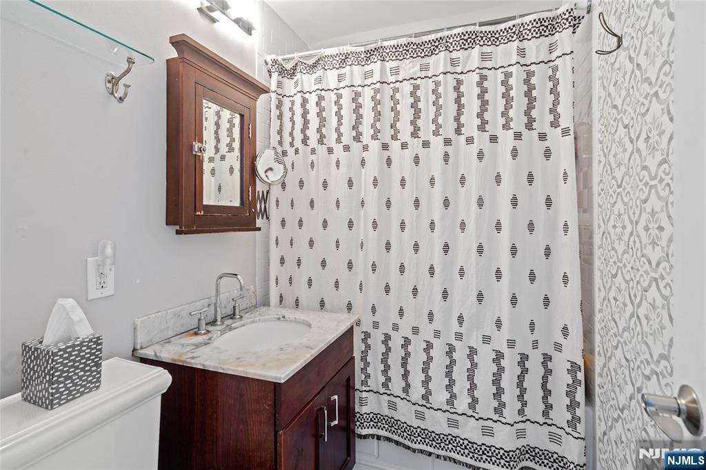 Jersey City, New Jersey, 07302, United States, 2 Bedrooms Bedrooms, ,2 BathroomsBathrooms,Residential,For Sale,1927201