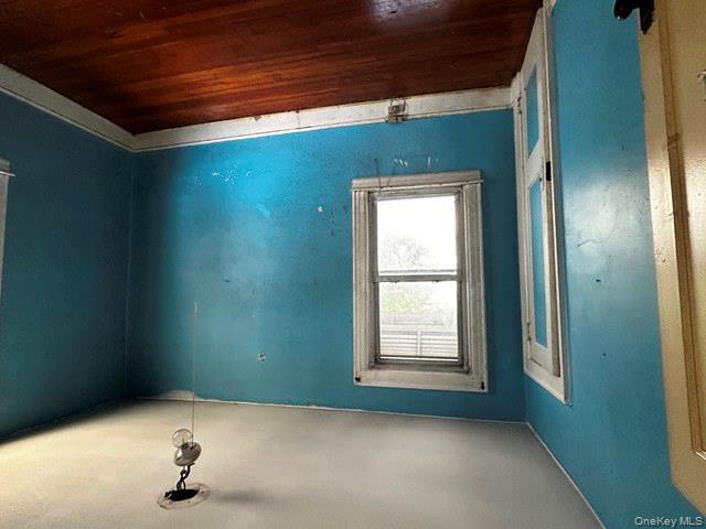 Jamaica, New York, 11435, United States, 3 Bedrooms Bedrooms, ,2 BathroomsBathrooms,Residential,For Sale,1913116