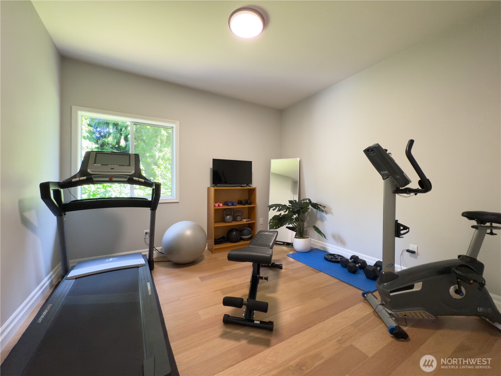 Everett, Washington, 98203, United States, 4 Bedrooms Bedrooms, ,4 BathroomsBathrooms,Residential,For Sale,1841761