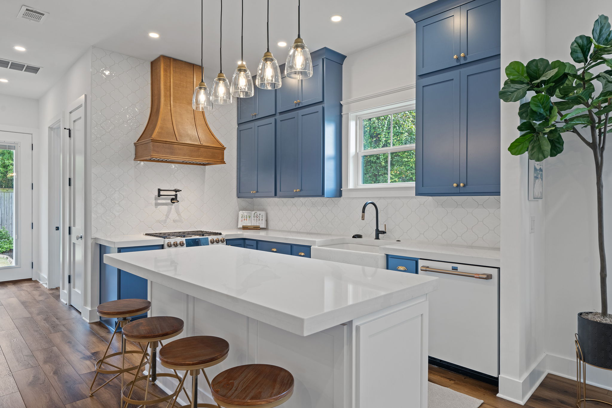  Custom East Hill Retreat - 物件實景