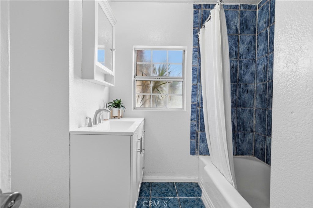 Pomona, California, 91768, United States, 3 Bedrooms Bedrooms, ,1 BathroomBathrooms,Residential,For Sale,1987076