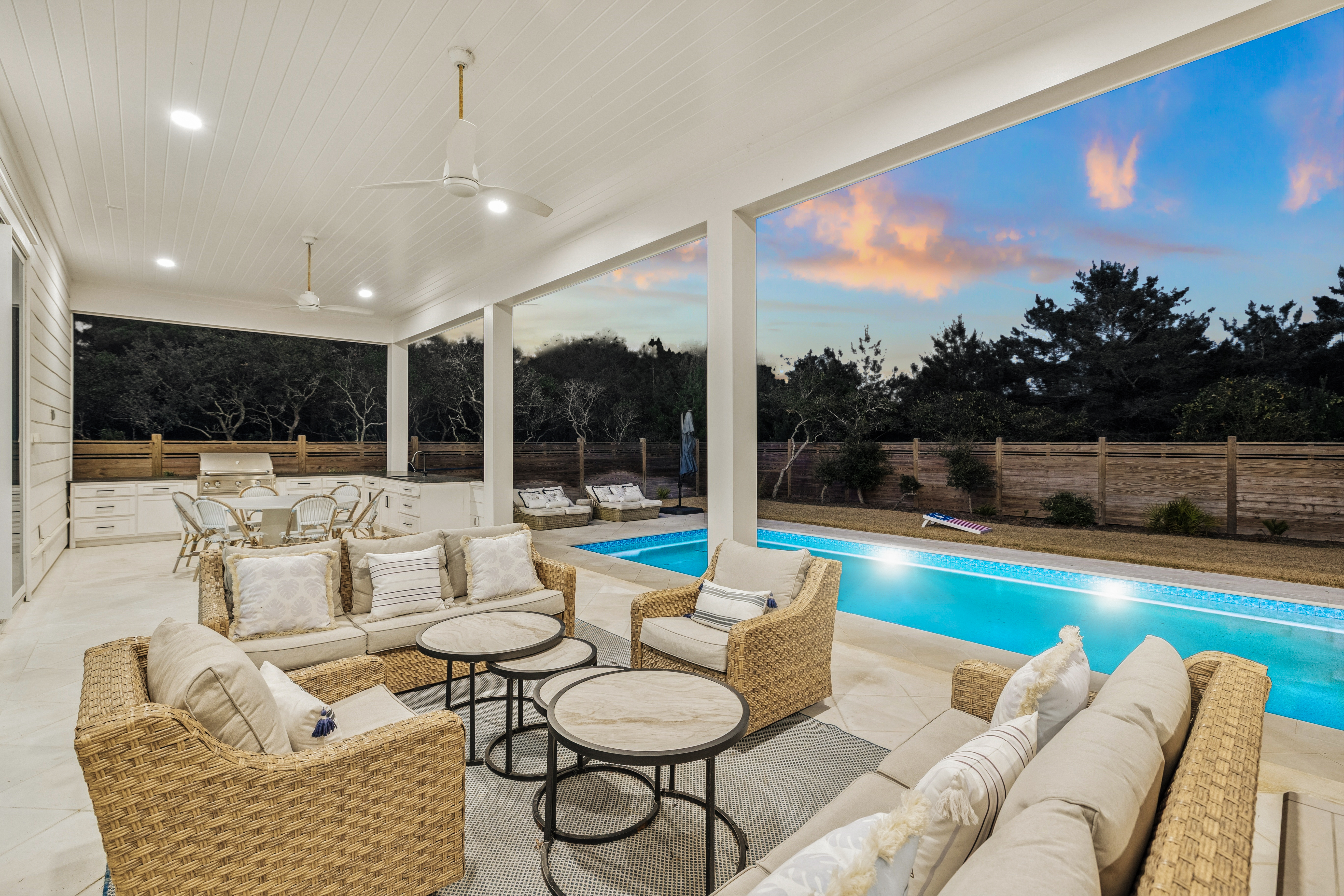  Contemporary Coastal Retreat With Deeded Beach Access - 物件實景